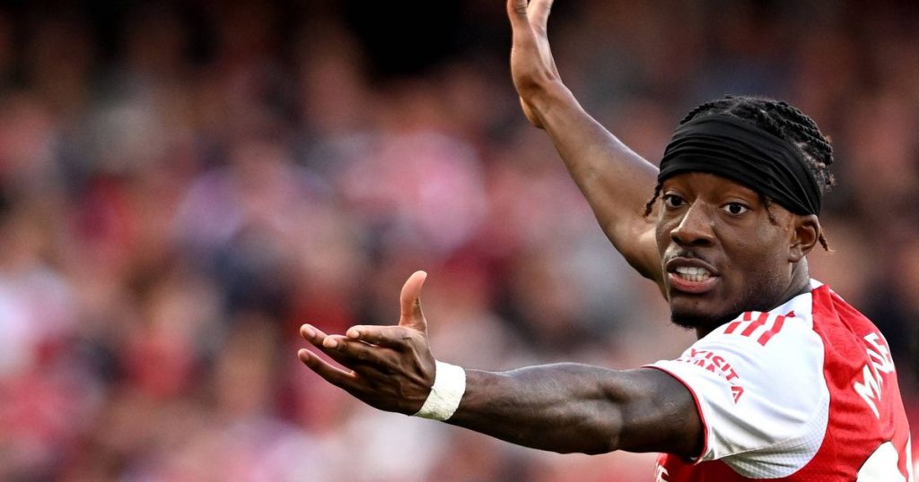 Arsenal medical staff will be conducting tests after noni madueke suffered a knee injury and Man City