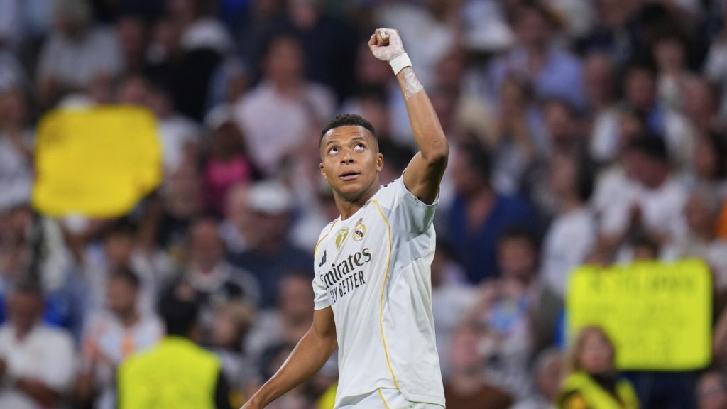 Real Madrid puts undefeated Espanyol in danger with LA La Liga lead