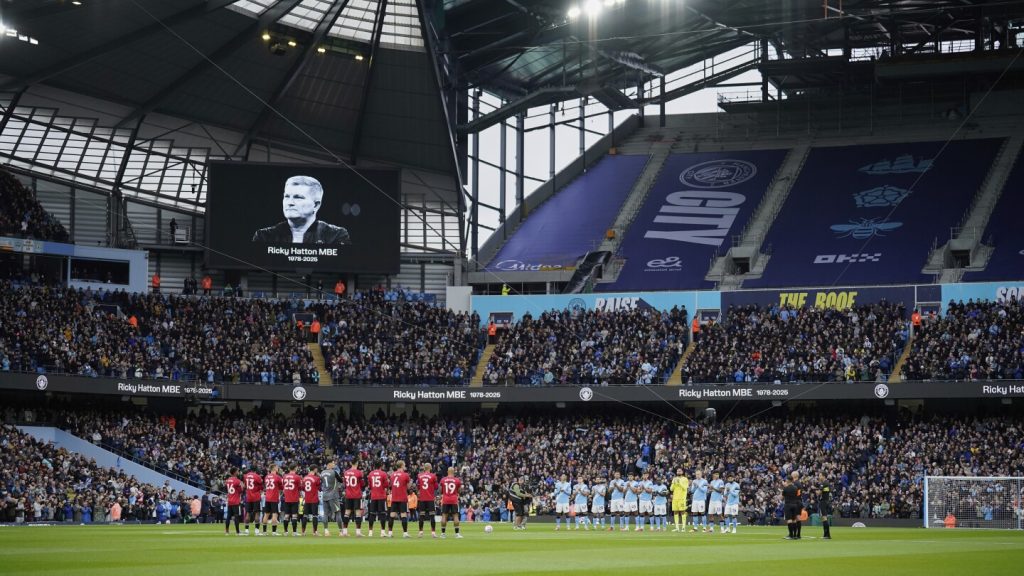 Man City and Man United fans unite to pay tribute to boxing icon Hatton