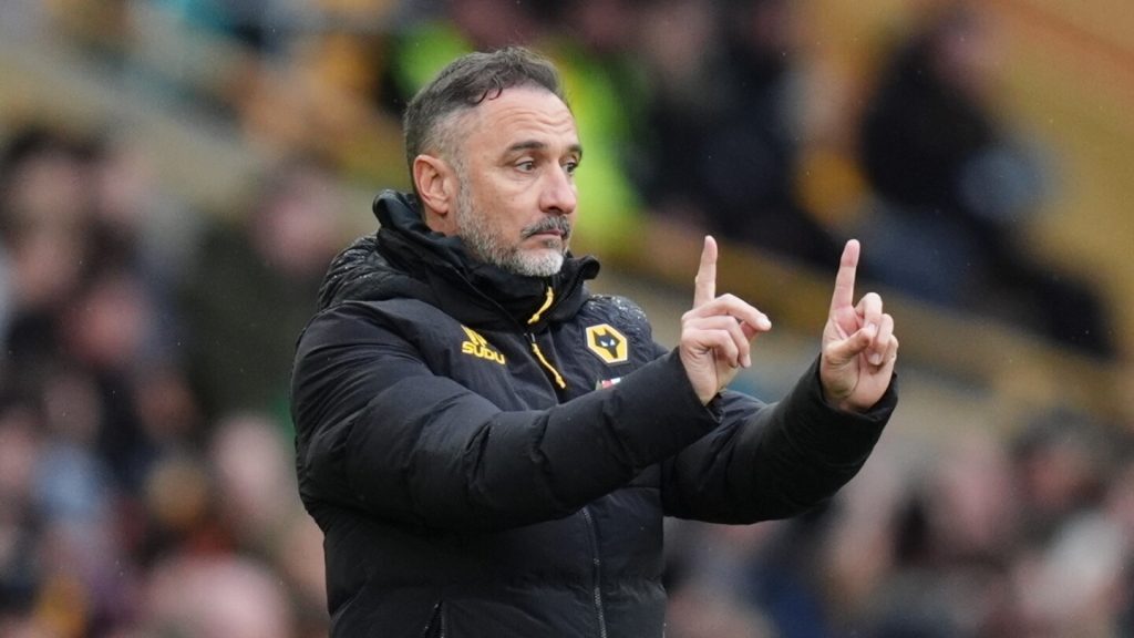 Wolves coach Pereira has a heated exchange with fans