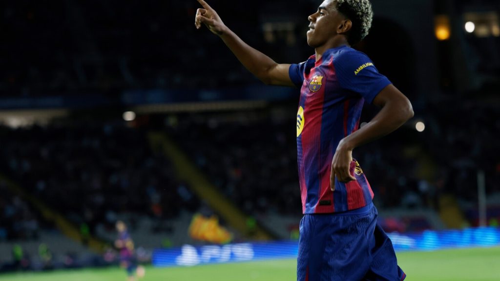 Real Madrid hosts Barcelona in Clasico, aiming to end four consecutive defeats against rivals