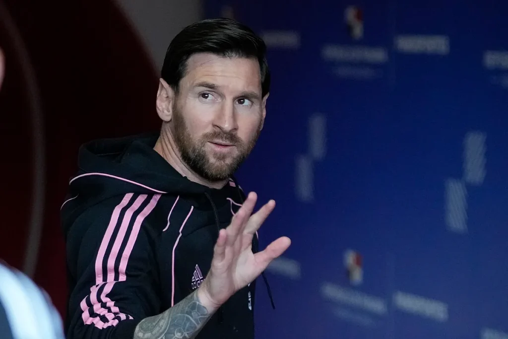 Messi’s surprise visit to Camp Nou leaves him emotional, fueling speculation about a possible return to Barcelona