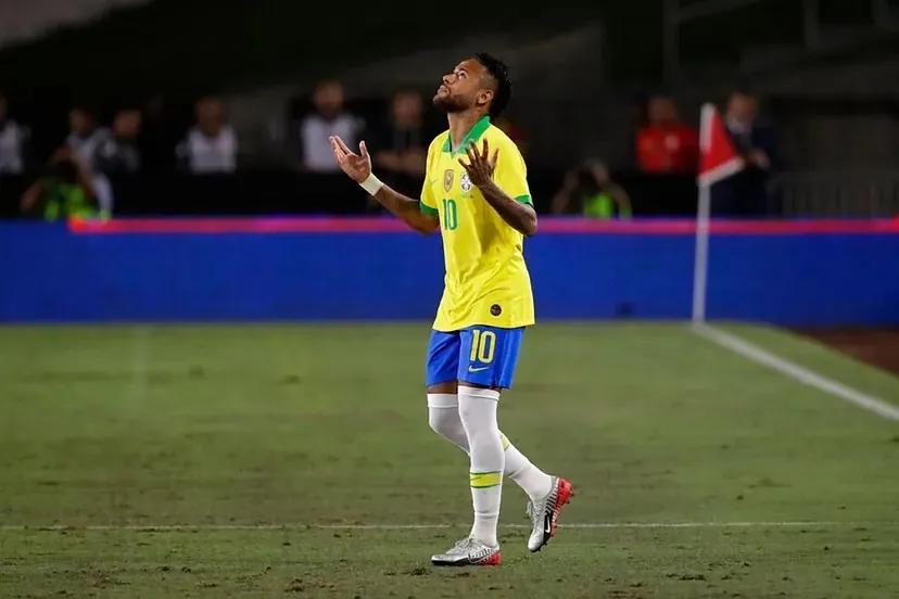 Neymar buys Pele’s brand: the legacy of the ‘King of Soccer’ is now in the hands of the Brazilian star