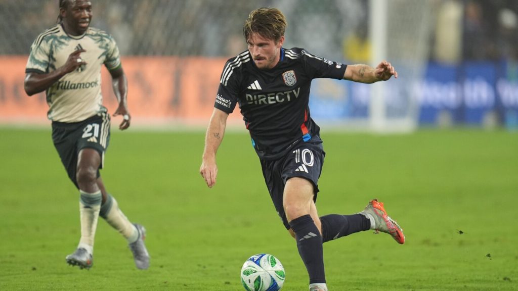 Dreyer and Pellegrino each scored two goals, and San Diego beats the Timbers 4-0 to advance to the conference semifinals.