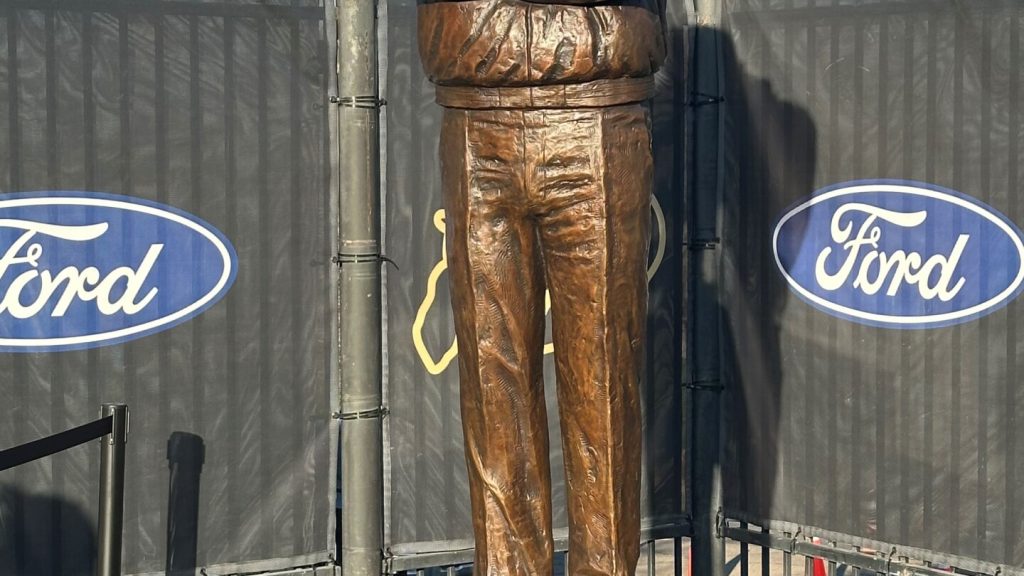 Former players donate statue of late Colorado football coach Bill McCartney