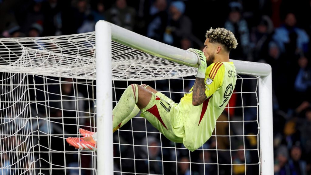 Minnesota United beats the Sounders, goaltender Dane St. Clair scores the winning goal in the penalty shootout.