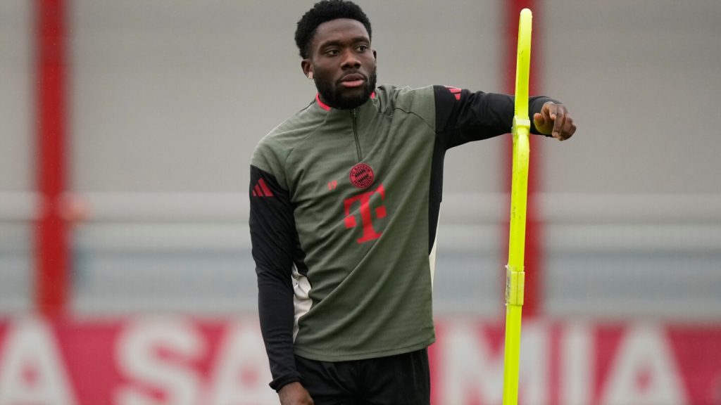 Alphonso Davies returns to Bayern’s bench after nine months after knee injury