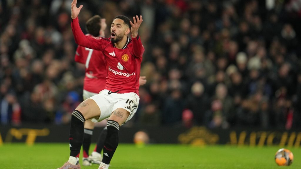 Man United lose 2-1 to Brighton, eliminated from FA Cup