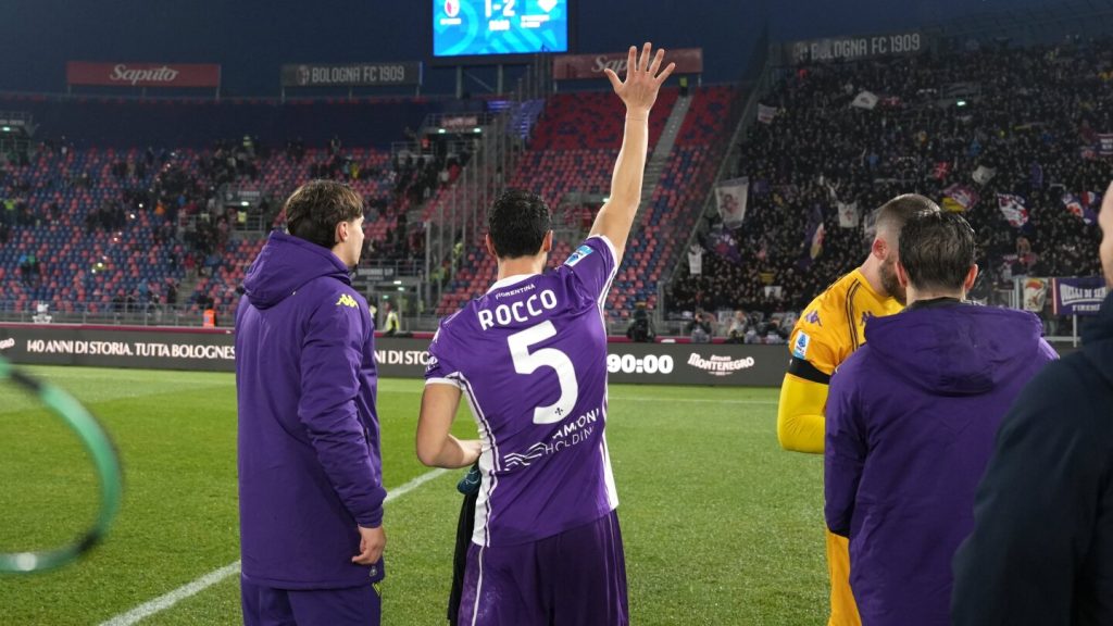 Fiorentina honor Commisso with special kit and goal celebration