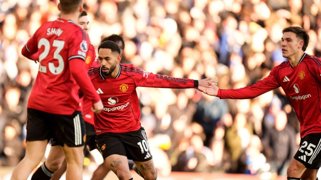 Matheus Cunha, Manchester United earn one point after 1-1 draw with Leeds in the Premier League
