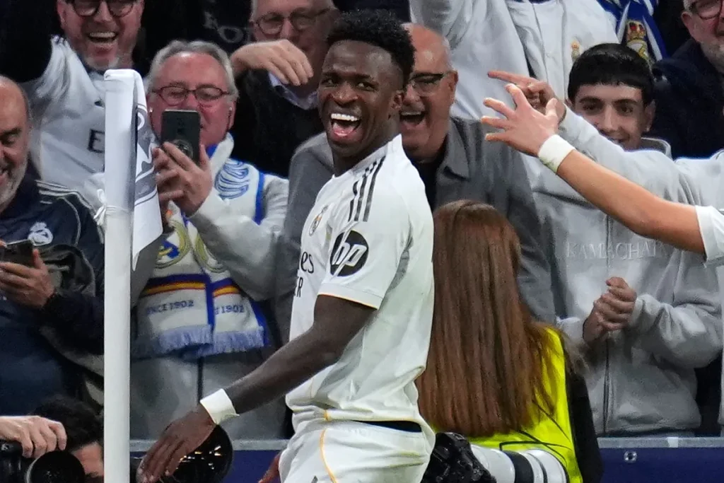 Vinicius Junior dances to Mourinho again and Real Madrid have the best version at the best moment