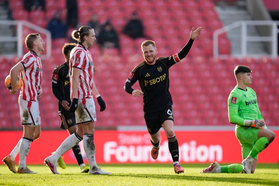 Fulham, Leeds, Sunderland and Wolves advance to the FA Cup fifth round. Arsenal play Wigan