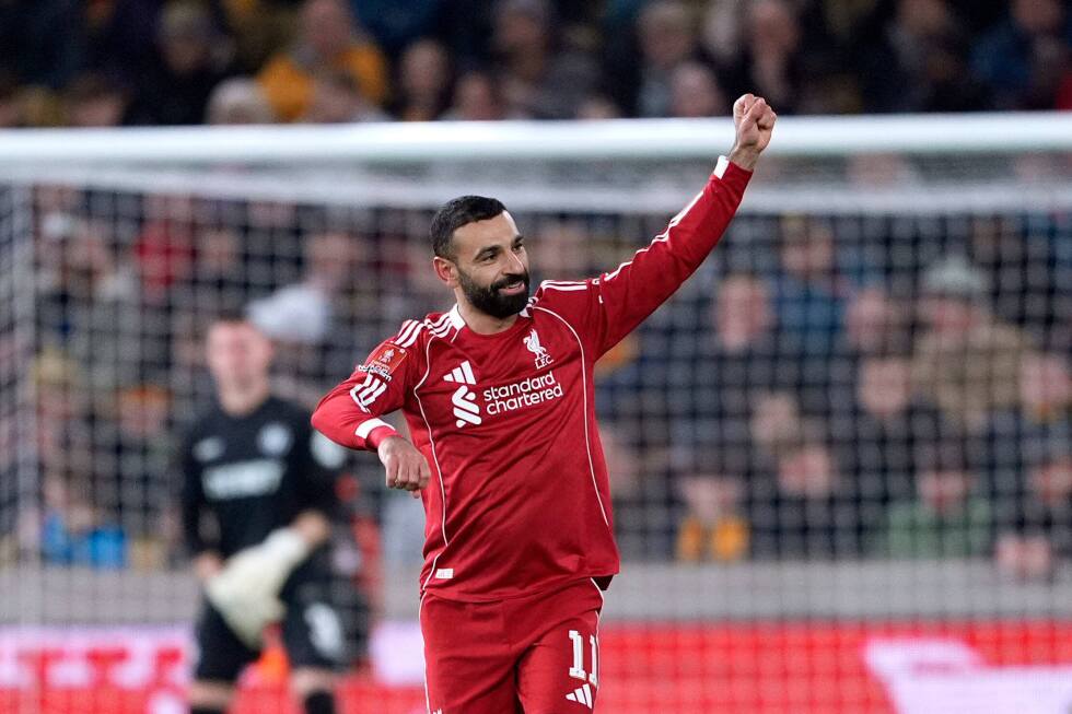 Andy Robertson and Mo Salah shine as Liverpool beat Wolves 3-1 to advance to the FA Cup quarter-finals