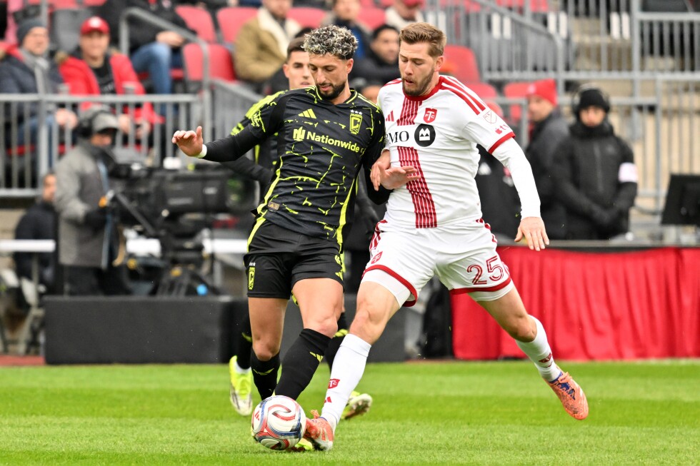 Zimmerman and Abu Ali score, Toronto beats Crew 2-1