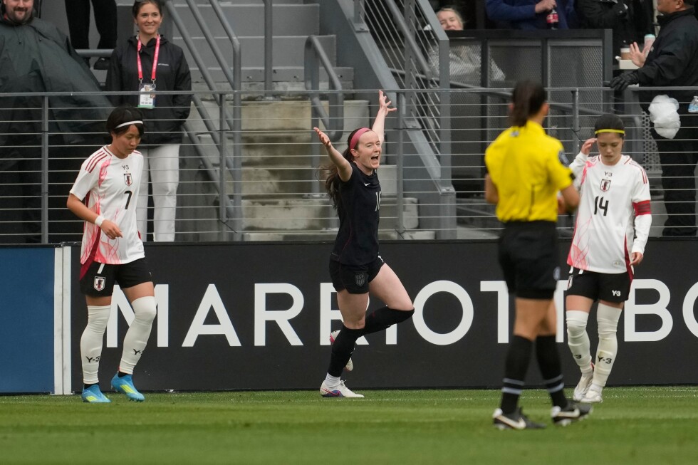 USWNT beat Japan 2-1 with goals from Lavelle and Heaps