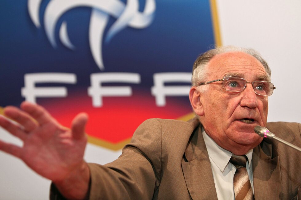 Former French football president Jean-Pierre Escalette dies at age 90
