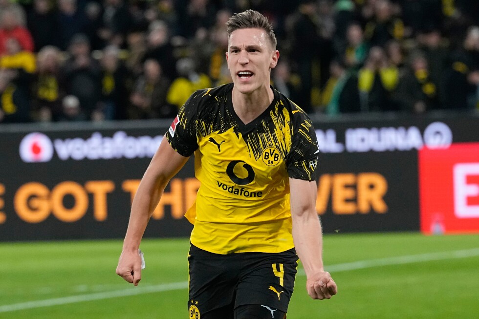 Schlotterbeck ends transfer speculation and remains at Dortmund