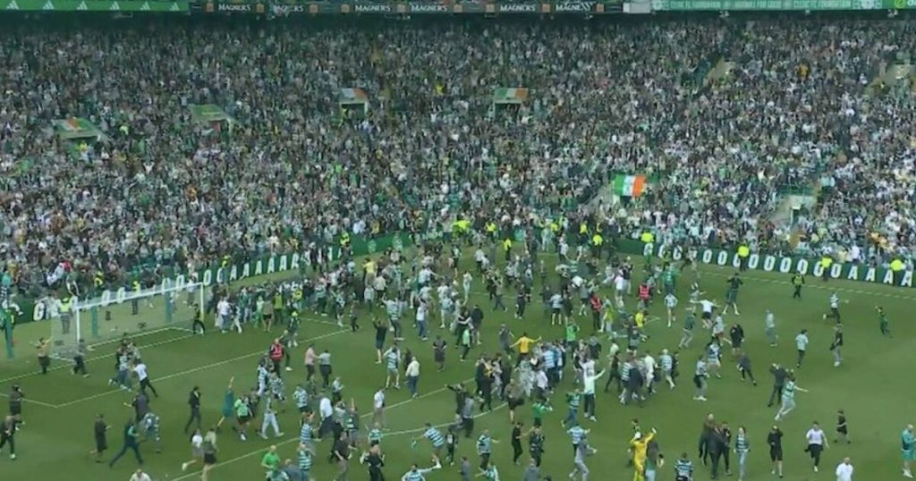 Celtic vs Hearts ends in chaos as players are taken to changing rooms after pitch invasion | Soccer | Sports