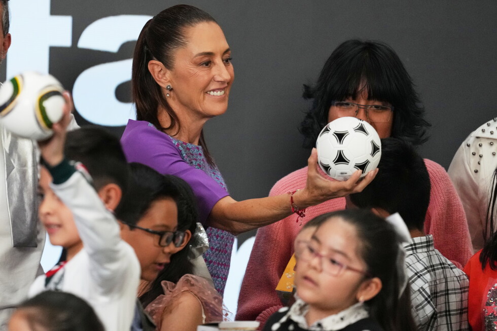 Mexican president confirms country will host Iran national team at World Cup