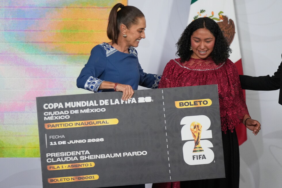 Mexican President Sheinbaum presents World Cup tickets to indigenous players