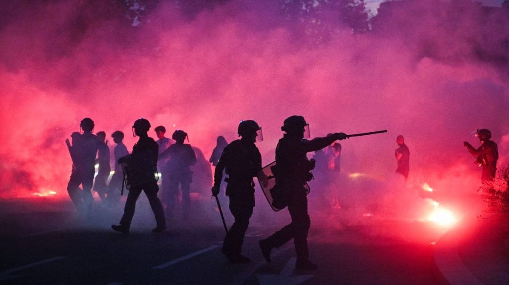 Police make 416 arrests for injuries to police officers after PSG win against Arsenal, statement released