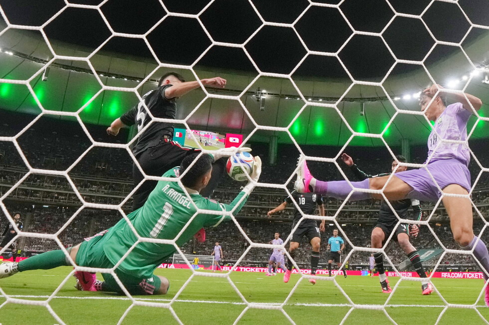 Young Mexican goalkeeper Raul Rangel shows his fitness at the World Cup