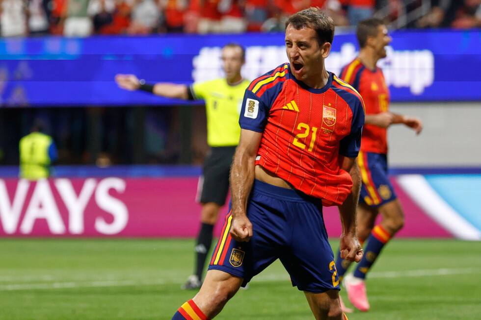 Oyarzabal leads Spain to victory with two goals and one assist after lackluster World Cup debut