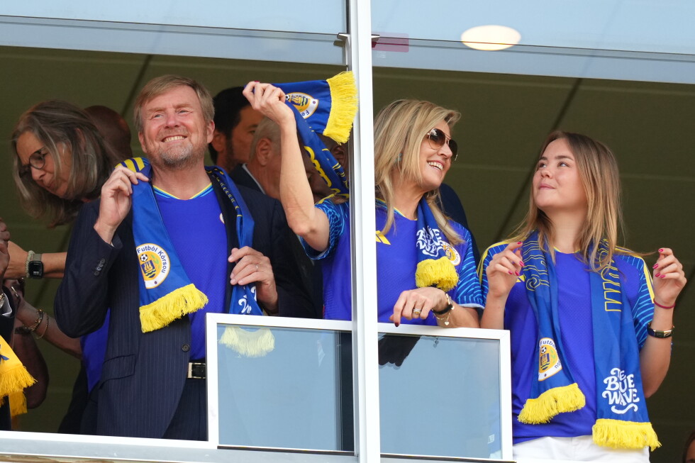King Willem-Alexander and Queen Máxima cheer on Netherlands and Curacao at the World Cup