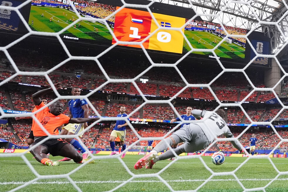 Netherlands, led by Brian Brobbey and Cody Gakpo, beat Sweden 5-1