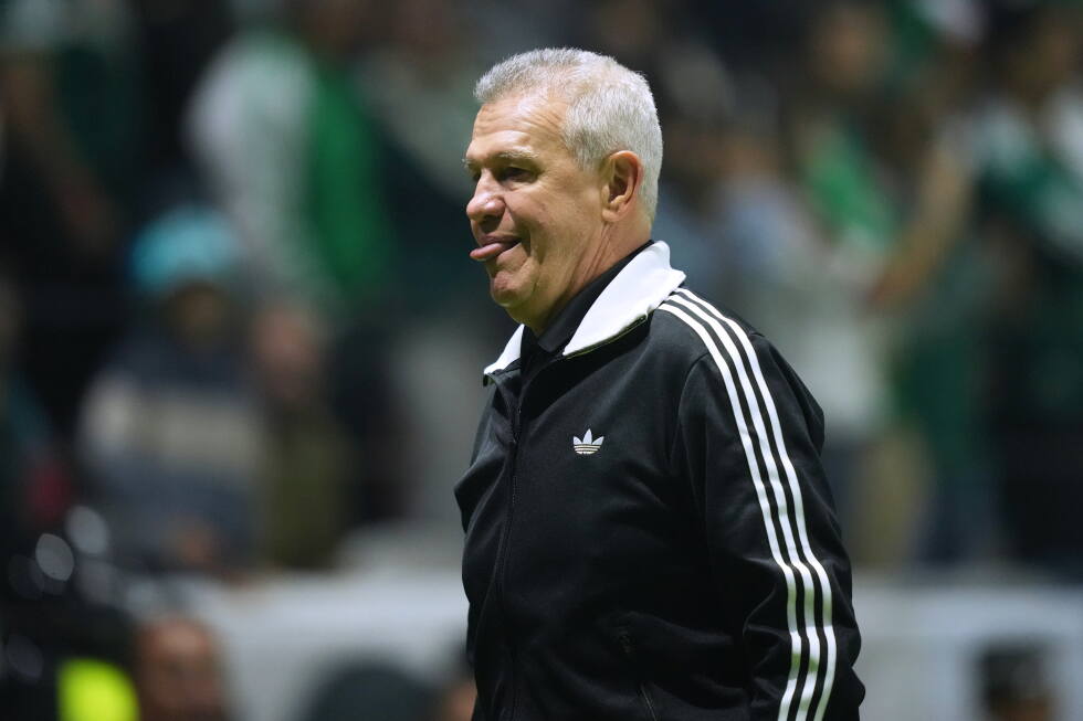 Javier Aguirre faces past tactical mistakes during 2026 World Cup at home