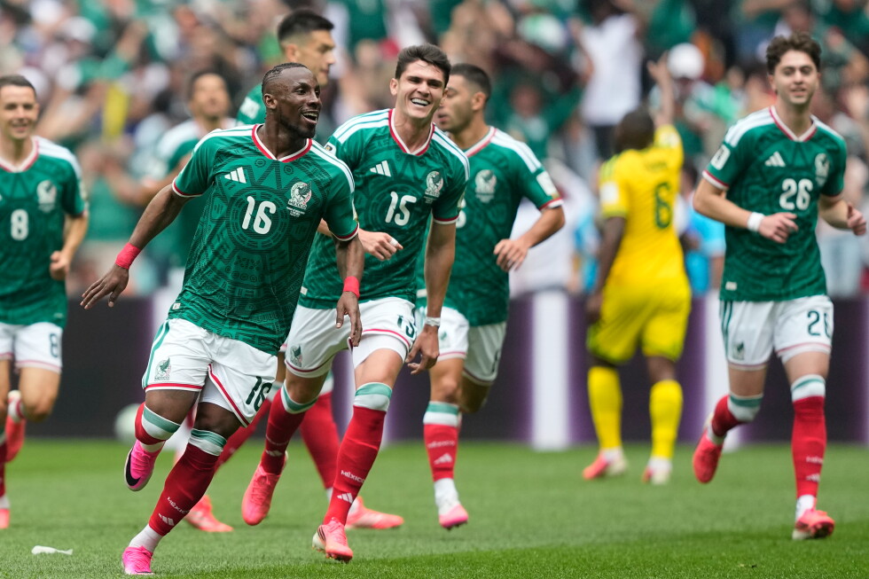 Mexico’s fresh faces win in their World Cup debut