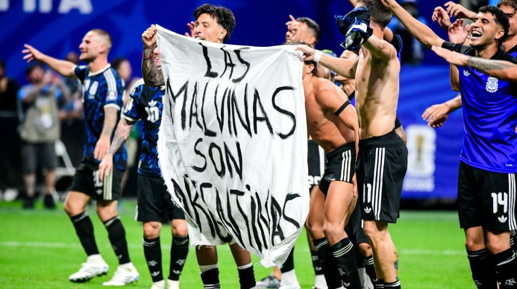Argentina’s president slams FIFA’s ‘worst-case scenario’ after Falklands World Cup banner