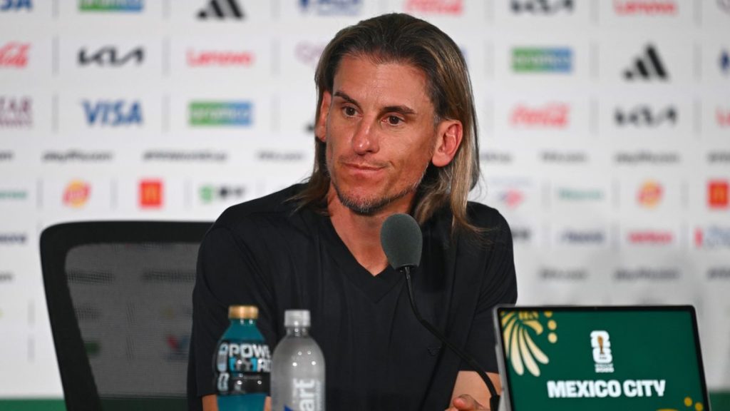 World Cup manager resigns immediately after final tournament, files complaint with FIFA