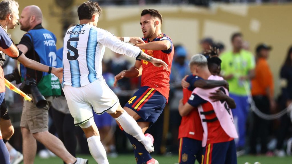 Leandro Paredes scuffles with Garcia and Gabi, second player from Argentina squad sent off