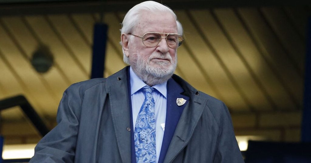 Ken Bates dies as fans pay classy tribute to former Chelsea and Leeds manager | Soccer | Sports