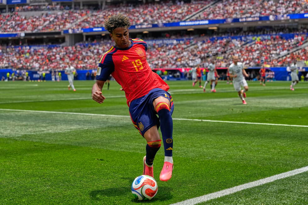 Lamine Yamal scoreless, but Spain’s young superstar mounts a menacing attack with 3-0 knockout win