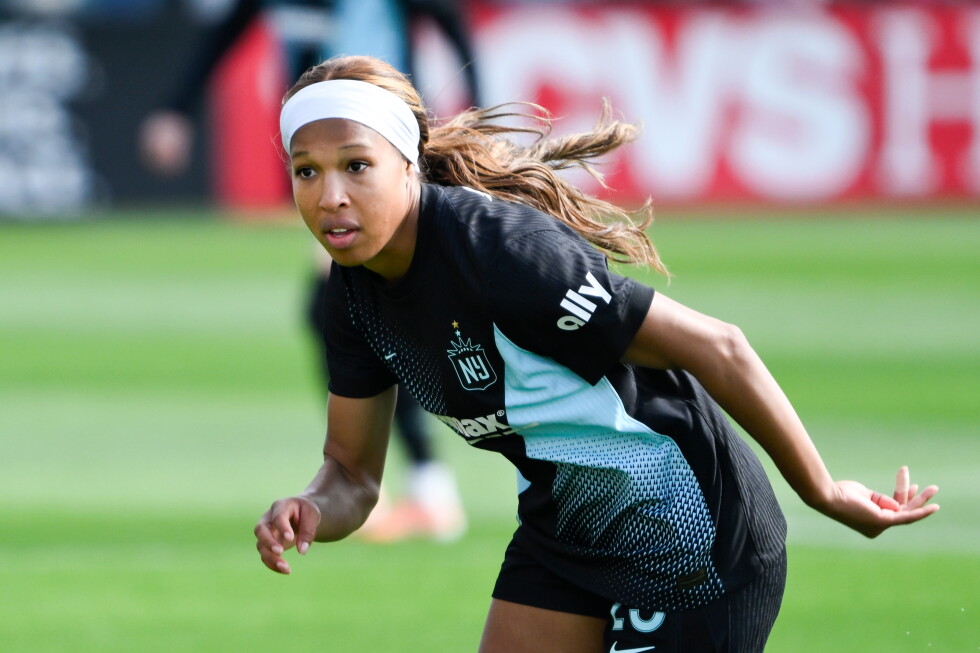 Sam Kerr scores in Gotham FC’s 2-2 draw against the Portland Thorns