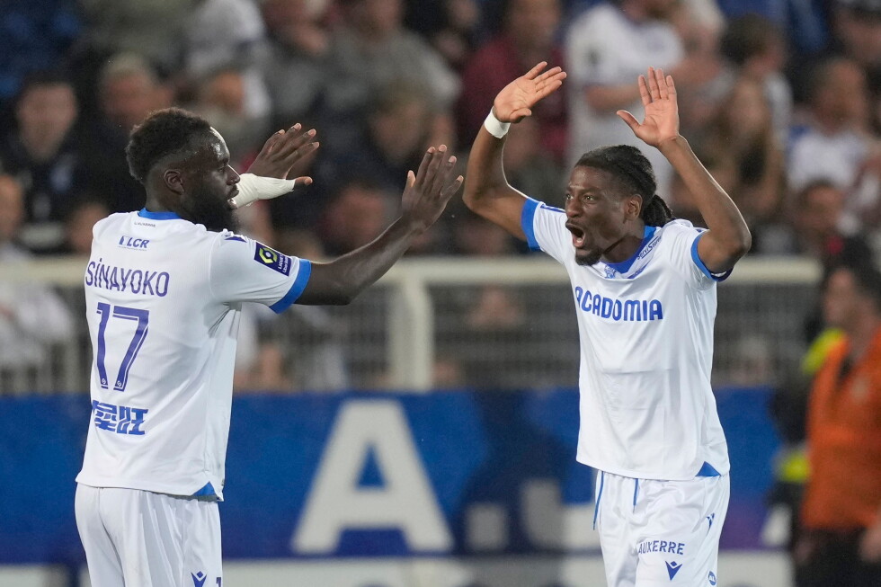 Paris FC spend big to acquire Malian forward Racine Shinayoko