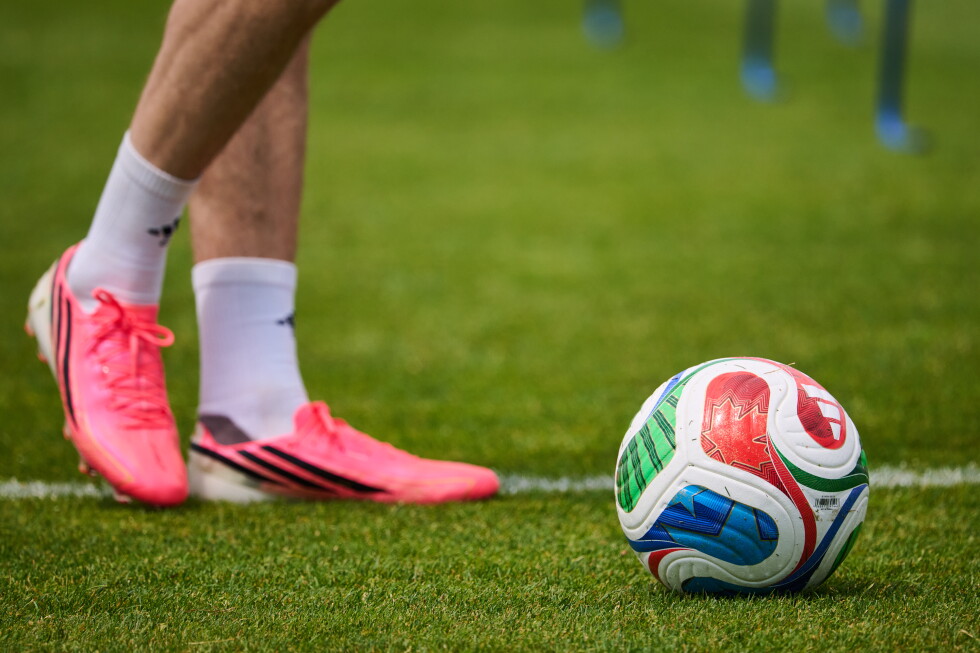 Why the World Cup match ball always returns to the pitch during the match
